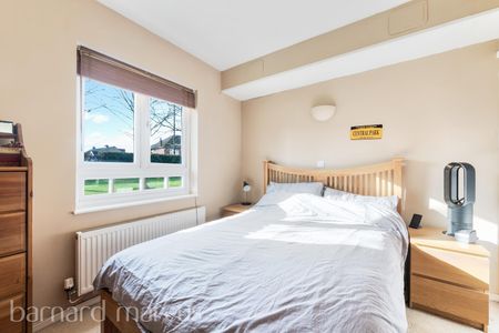 Topaz Court, Feltham, Elvedon Road - Photo 3