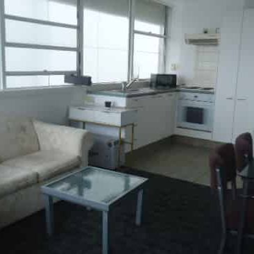 Sweeping views on the 7th Floor of Auckland Harbor - Photo 1