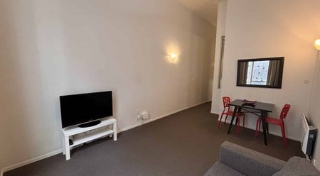 Furnished City Apartment in the Iconic Guardian Building – Available Now! - Photo 4