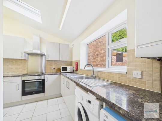 4 bedroom terraced house to rent - Photo 1