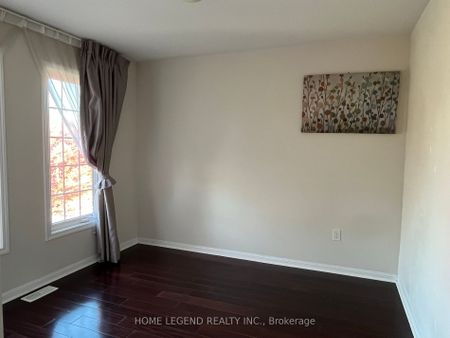 Detached Home For Lease | N8145384 - Photo 2