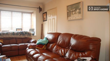 Decorated room in shared apartment in Donaghmede, Dublin - Photo 2