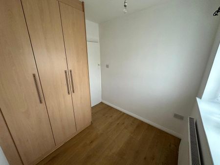 3 bedroom end of terrace house to rent - Photo 3