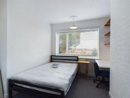 Carlyle Avenue, Brighton - Photo 4