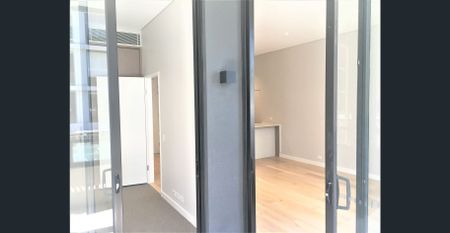 As New Luxury 1 Bedroom apartment in a spectacular high quality security building with lift access! Heart Of Randwick - Photo 4