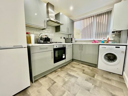 Primley Park Road, Leeds - Photo 5