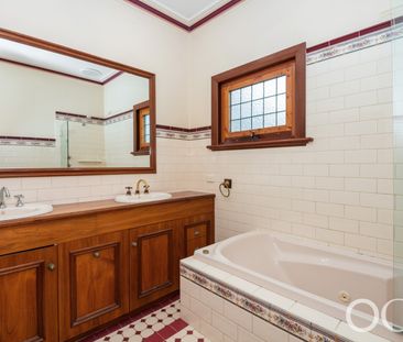 Open the Door To Character Living in Colonel Light Gardens - Photo 4