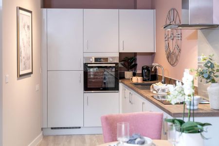 1 bedroom retirement property to rent - Photo 5