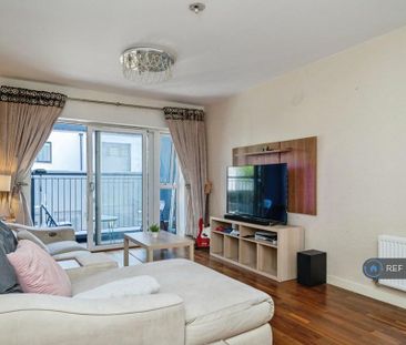 3 bedroom flat to rent - Photo 3