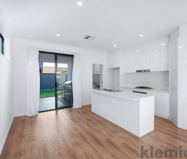 Super low maintenance townhouse. - Photo 6