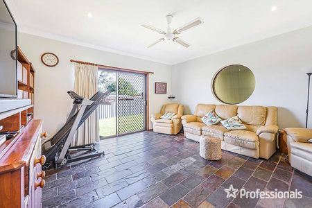 5 Bedroom and 2 Bathrooms - Photo 2