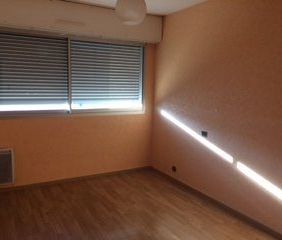 Location Appartement 4 pièces 88m² LES VANS 07140 - Photo 3