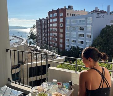 Elizabeth Bay - Photo 3