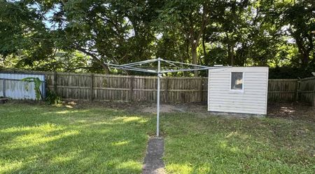 Recently refurbished family home - Photo 5