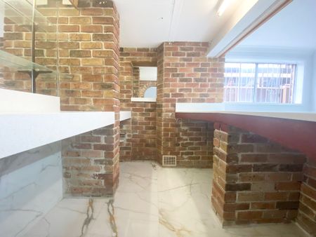 Semi-Attached 3-Bedroom House With Water Included - Photo 4