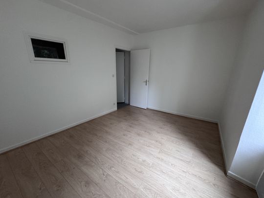 Location Appartement 2 pièces 51m² PANISSIERES 42360 - Photo 1