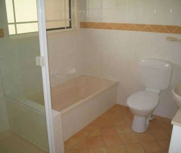 “**Wednesday Inspection Cancelled** Two Bedroom Townhouse in the He... - Photo 2