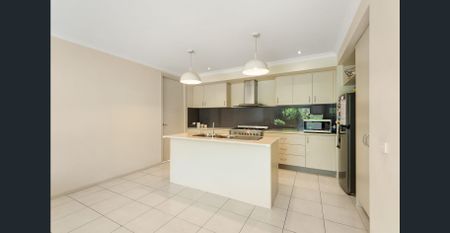 SPACIOUS FAMILY HOME! - Photo 5