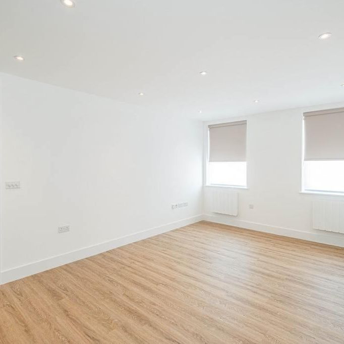 High Street, Ongar - Photo 1