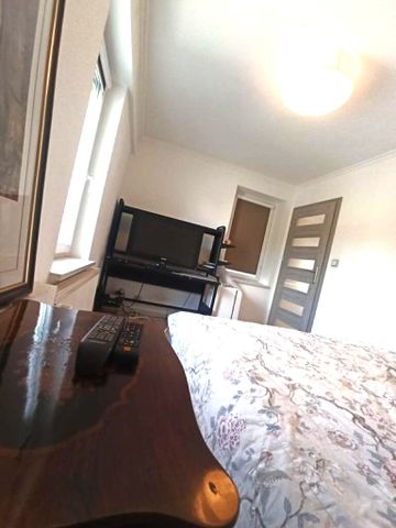 Stare Miasto, 2 pokoje, duży balkon. Polecam. - Zdjęcie 5