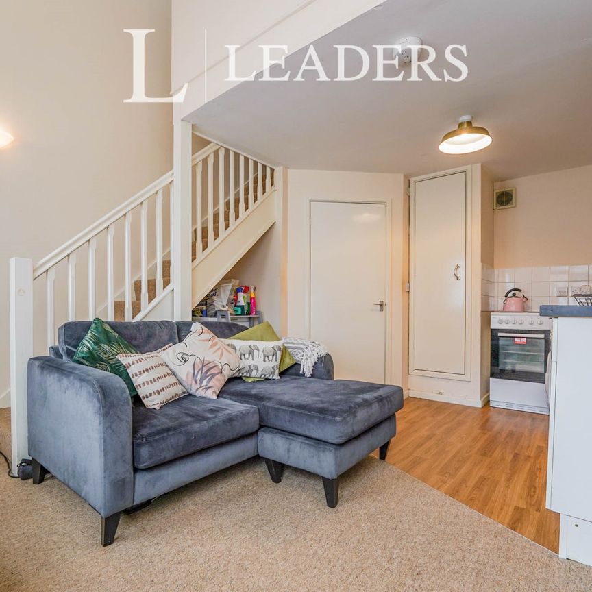 1 bedroom maisonette to rent Chelsea Court, Southgate Street, GL1 - Photo 1