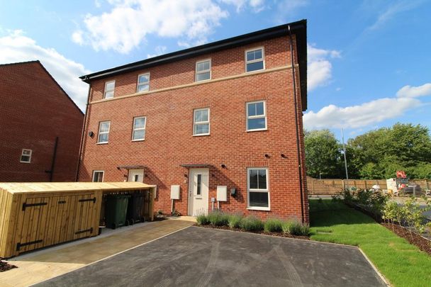 2 bedroom end of terrace house to rent - Photo 1