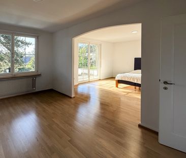 6.5-Zimmer-Doppeleinfamilienhaus mit grossem Garten, Pool und Weits... - Foto 6