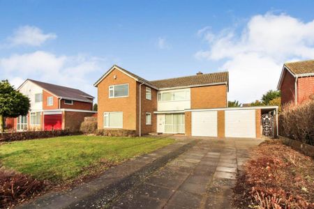 4 bedroom detached house to rent - Photo 3