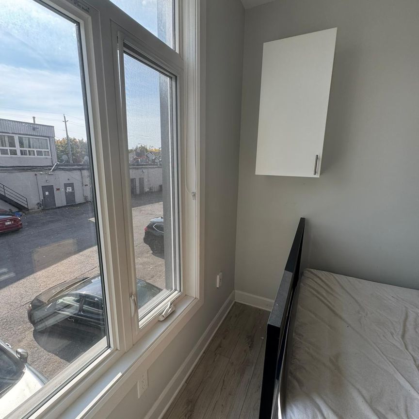 240 Blackburn - Photo 1