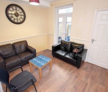 4 bedroom terraced house to rent - Photo 3