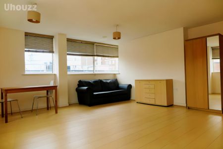 Entire Place·2B2B···12 Westside One,22 Suffolk Street - Photo 2