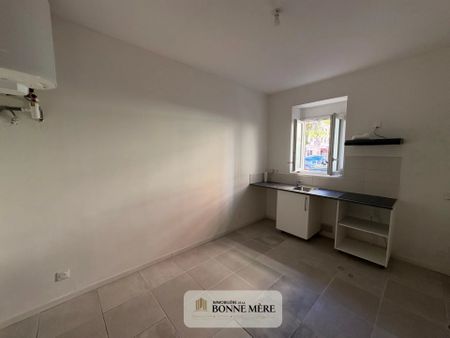 Location Appartement 2 pièces 23m² MARSEILLE 14ème - Photo 2