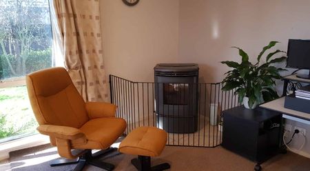 Four Bedroom Family Home! - Photo 5