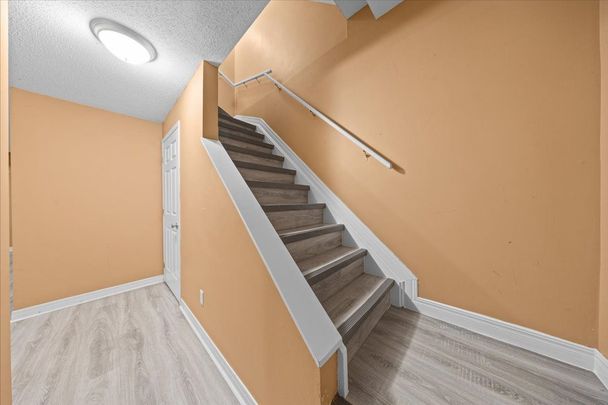 For Lease - 107 Corsica Private, Alta Vista and Area, Ontario - Photo 1