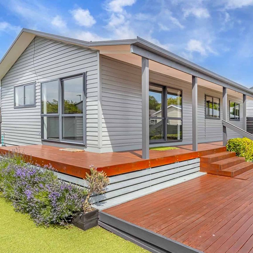 Warm in Woolston - Photo 1