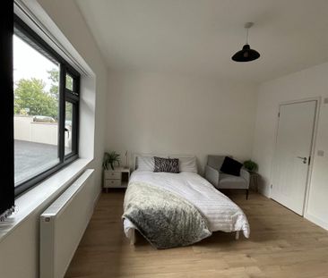 Courtney Road, Kingswood - Photo 1