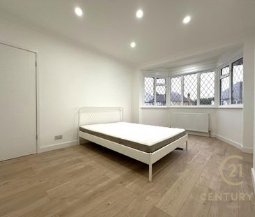 4 bedroom semi-detached house to rent - Photo 3