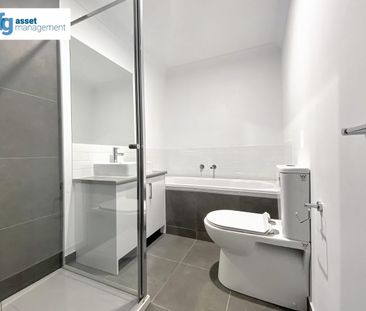 Discover Modern & Spacious Living in this 3-Bedroom Townhouse! - Photo 6