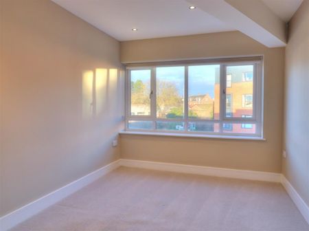 2 BED Flat To rent - Photo 4