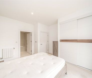 Handley Drive, Kidbrooke Village, London, SE3 9BW - Photo 3