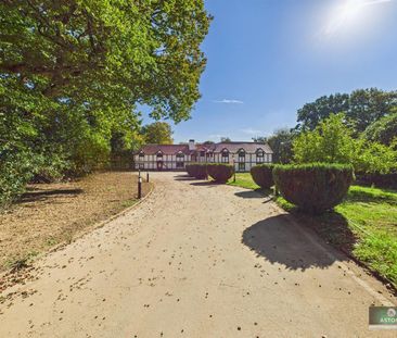 Old Hollow, Worth, Crawley - Photo 4