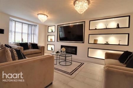 4 bedroom detached house to rent - Photo 3