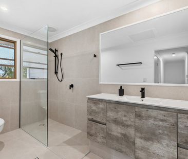 10/4 Riverstone Court, Tewantin - Photo 3