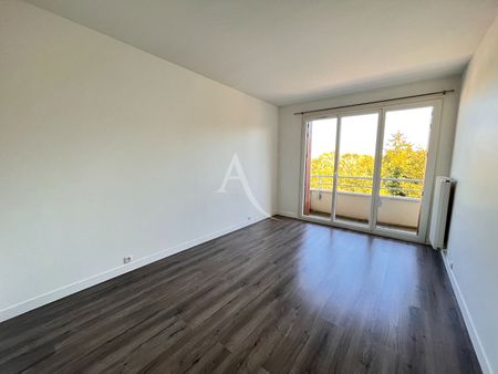 Location Appartement 5 pièces 119m² - Photo 2