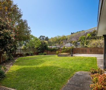 Spacious family home with views - UNDER OFFER - Photo 3