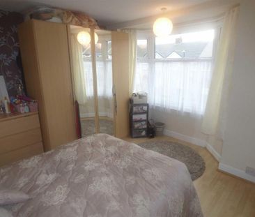 2 bedroom end of terrace house to rent - Photo 5