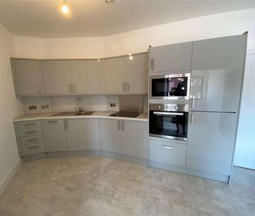 Chataway House, Leach Road, Chard, Somerset, TA20 - Photo 3