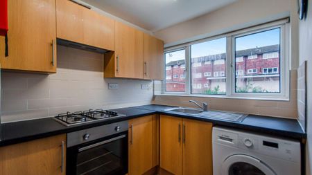 2 bedroom flat to rent - Photo 5