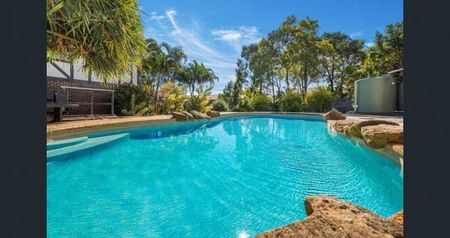 Quality 3 bedroom townhouse in a great estate - Photo 3