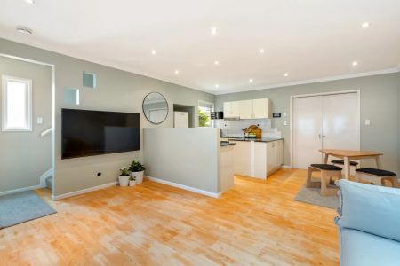 Two Bedroom Townhome in Boutique Block Near Wilston Village - Photo 2